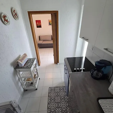 Davor With A Private Heated Pool * 자드라보노