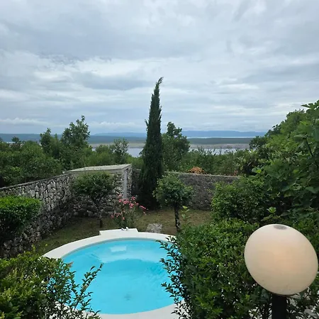 아파트 Davor With A Private Heated Pool