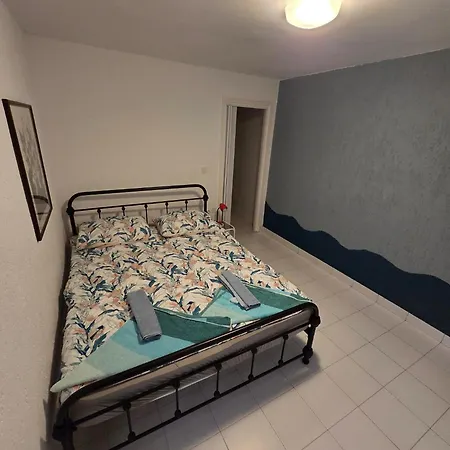 Davor With A Private Heated Pool *
